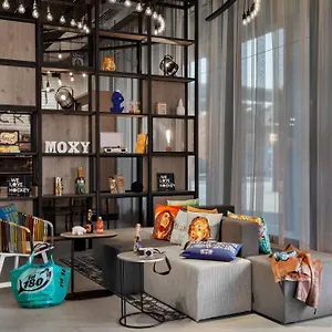Moxy Expo Hotel Berna